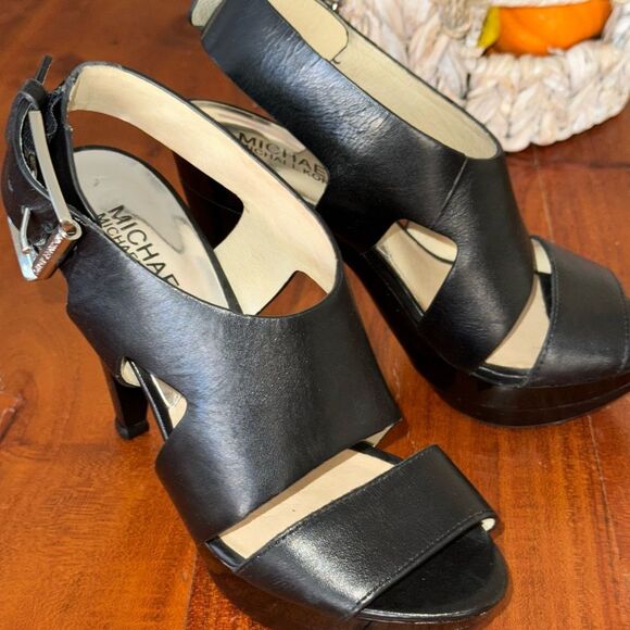 NEW Michael Kors Platform Wedges sz 5 - Picture 7 of 9